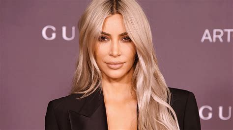 Kim Kardashian Height, Weight, Age, Body Statistics